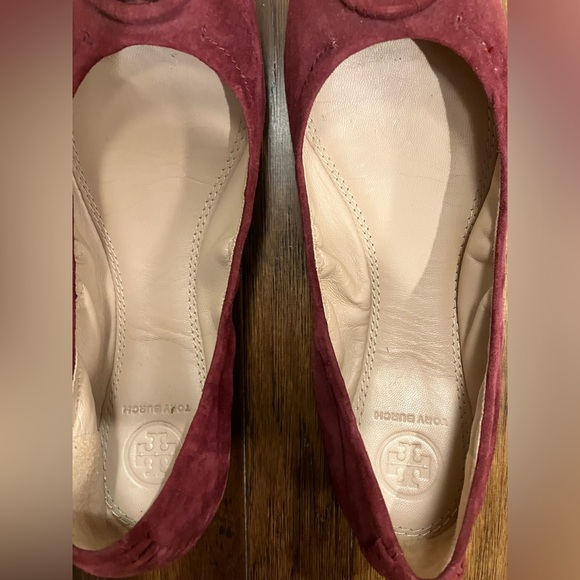TORY BURCH BURGUNDY SUEDE FLATS SIZE 7 - Picture 2 of 6